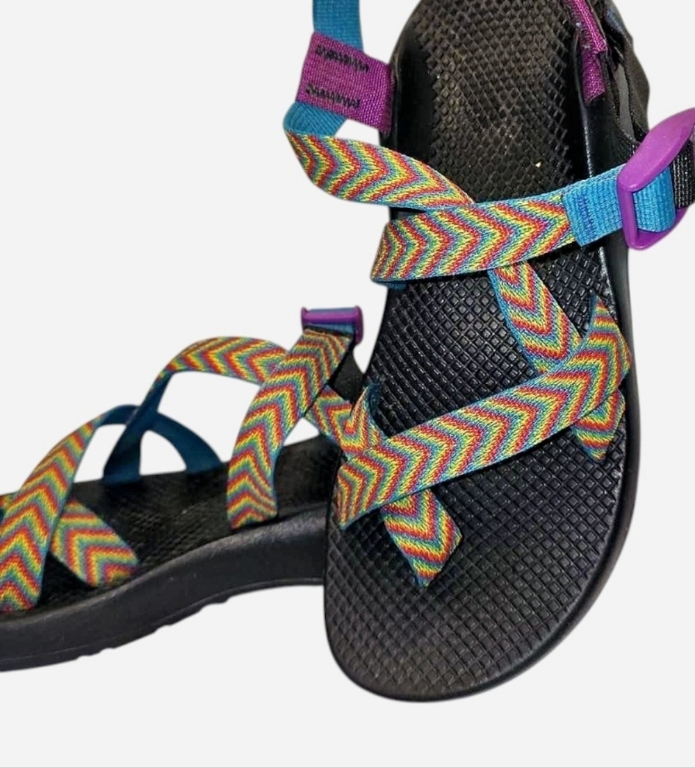 Chaco's Womens Sz 10 Multicolor Chevron Strap Sandals.